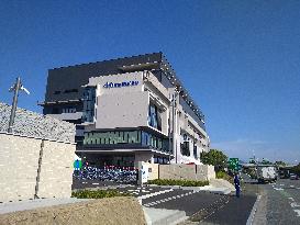 Hisamitsu Pharmaceutical exterior, logo and signboard