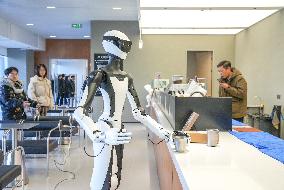 Humanoid Robots Simulation Training