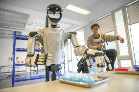 Humanoid Robots Simulation Training