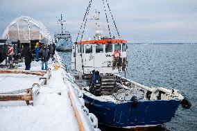 Rescue operation for cargo vessel Athos