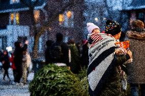 Memorial After Fatal Shooting - Minneapolis