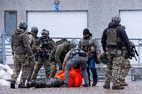 Federal Agents Clash With Protesters - Minneapolis