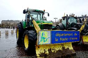 Several Dozen Farmers From The Coordination Rurale Arriving In Paris