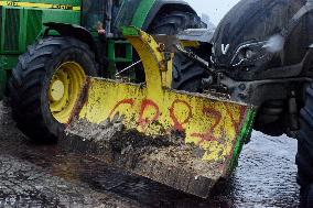 Several Dozen Farmers From The Coordination Rurale Arriving In Paris