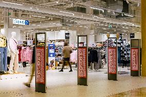 2026 Winter Sales Illustration - France