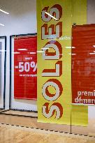 2026 Winter Sales Illustration - France