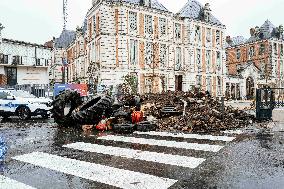Farmers Dump Trash In Front Of Montauban Prefecture - France