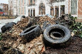 Farmers Dump Trash In Front Of Montauban Prefecture - France