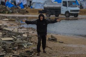 Winter Hits Northern Gaza Amid Humanitarian Crisis - Jabalia