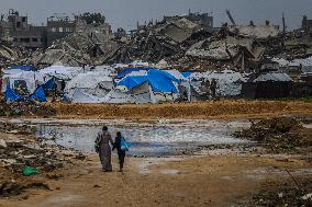 Winter Hits Northern Gaza Amid Humanitarian Crisis - Jabalia