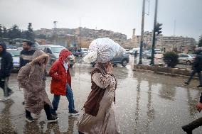 Civilians Flee Aleppo Amid Kurdish-Government Clashes