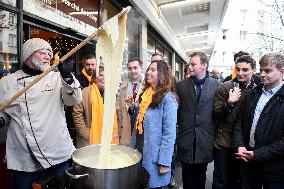 Sarah Knafo At Passy Market - Paris