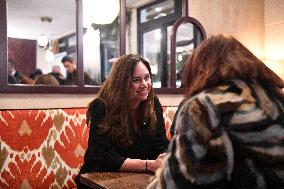 Sarah Knafo Meets Parisians At Cafe - Paris