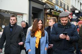 Sarah Knafo At Passy Market - Paris