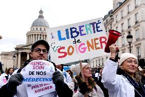 Liberal Doctors Demonstration - Paris