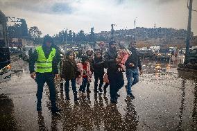 Civilians Flee Aleppo Amid Kurdish-Government Clashes