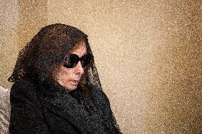 Rare Appearance Of Lebanese Singer Fayrouz At Her Son s Funeral - Bikfaya