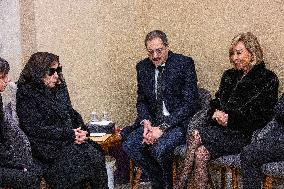 Rare Appearance Of Lebanese Singer Fayrouz At Her Son s Funeral - Bikfaya
