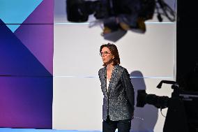 Amelie de Montchalin On Dimanche En Politique - Paris