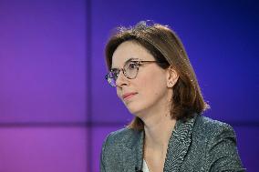 Amelie de Montchalin On Dimanche En Politique - Paris