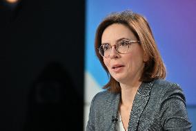 Amelie de Montchalin On Dimanche En Politique - Paris