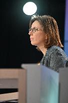 Amelie de Montchalin On Dimanche En Politique - Paris