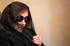 Rare Appearance Of Lebanese Singer Fayrouz At Her Son s Funeral - Bikfaya