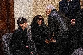 Rare Appearance Of Lebanese Singer Fayrouz At Her Son s Funeral - Bikfaya