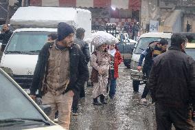 Civilians Flee Aleppo Amid Kurdish-Government Clashes