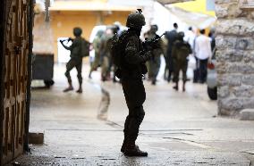 Israeli Forces Secure Streets - Hebron