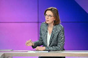 Amelie de Montchalin On Dimanche En Politique - Paris
