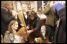 Exclusive - Dog Wellness Spaces in Paris With Rachida Dati - Paris