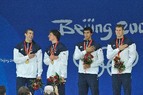 Ryan Lochte Sells Three Gold Medals to Finance His Divorce