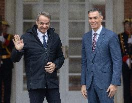 Sánchez Receives Greek Prime Minister Mitsotakis - Madrid