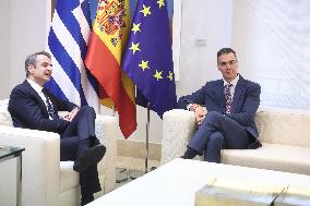Sánchez Receives Greek Prime Minister Mitsotakis - Madrid