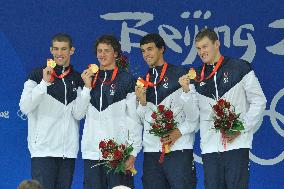 Ryan Lochte Sells Three Gold Medals to Finance His Divorce