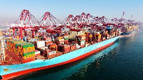 Qingdao Port Foreign Trade Containers