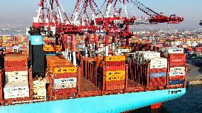 Qingdao Port Foreign Trade Containers
