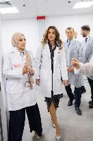 Queen Rania Visits Pharmaceutical Factory - Al Salt