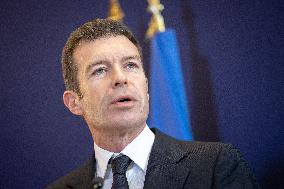 Submission of the report "Influence and Social Networks" to the government - Paris AJ