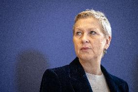 Submission of the report "Influence and Social Networks" to the government - Paris AJ