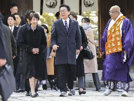 Takaichi, Lee visit Horyu-ji temple