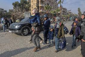 Civilians Flee Aleppo Amid Kurdish-Government Clashes - Syria