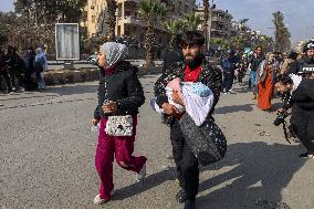 Civilians Flee Aleppo Amid Kurdish-Government Clashes - Syria