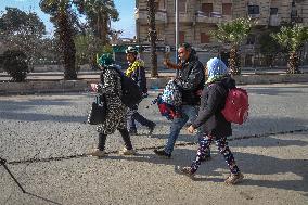 Civilians Flee Aleppo Amid Kurdish-Government Clashes - Syria