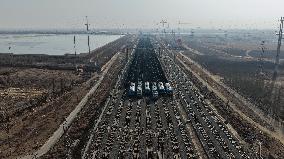 Seven 5,000-Tonne Heavy-Haul Freight Trains After an Inaugural Trial - China