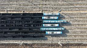 Seven 5,000-Tonne Heavy-Haul Freight Trains After an Inaugural Trial - China