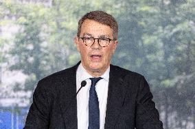 Paris' Mayor delivers a speech for the 2026 whishes - Paris AJ