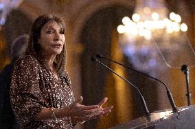 Paris' Mayor delivers a speech for the 2026 whishes - Paris AJ