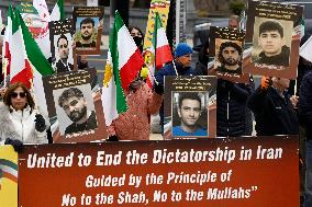 Iranians hold a rally  in Washington DC to call for a change of government in Iran